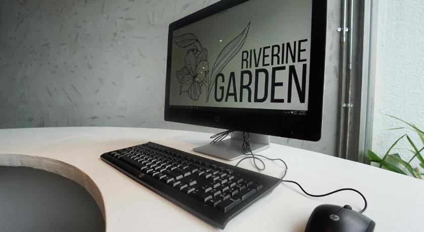 Riverine Garden Hotel Chukai Exterior photo